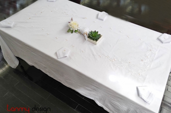 Khăn trải bàn thêu hoa cúc 300x180cm - gồm 12 khăn ăn